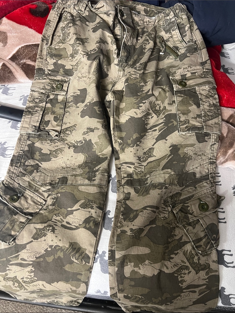 Plus size Camouflage Cargo Pants - Olive Green